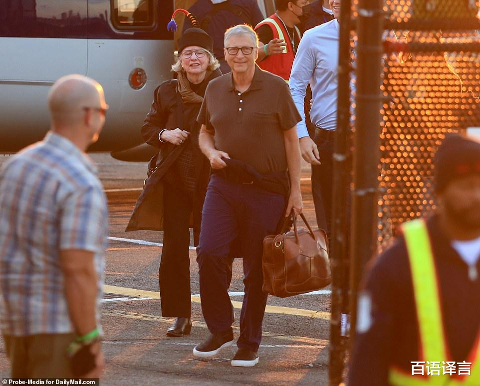 纽约|女儿要结婚了，盖茨亮相纽约心情好，梅琳达和女儿穿母子装美翻天