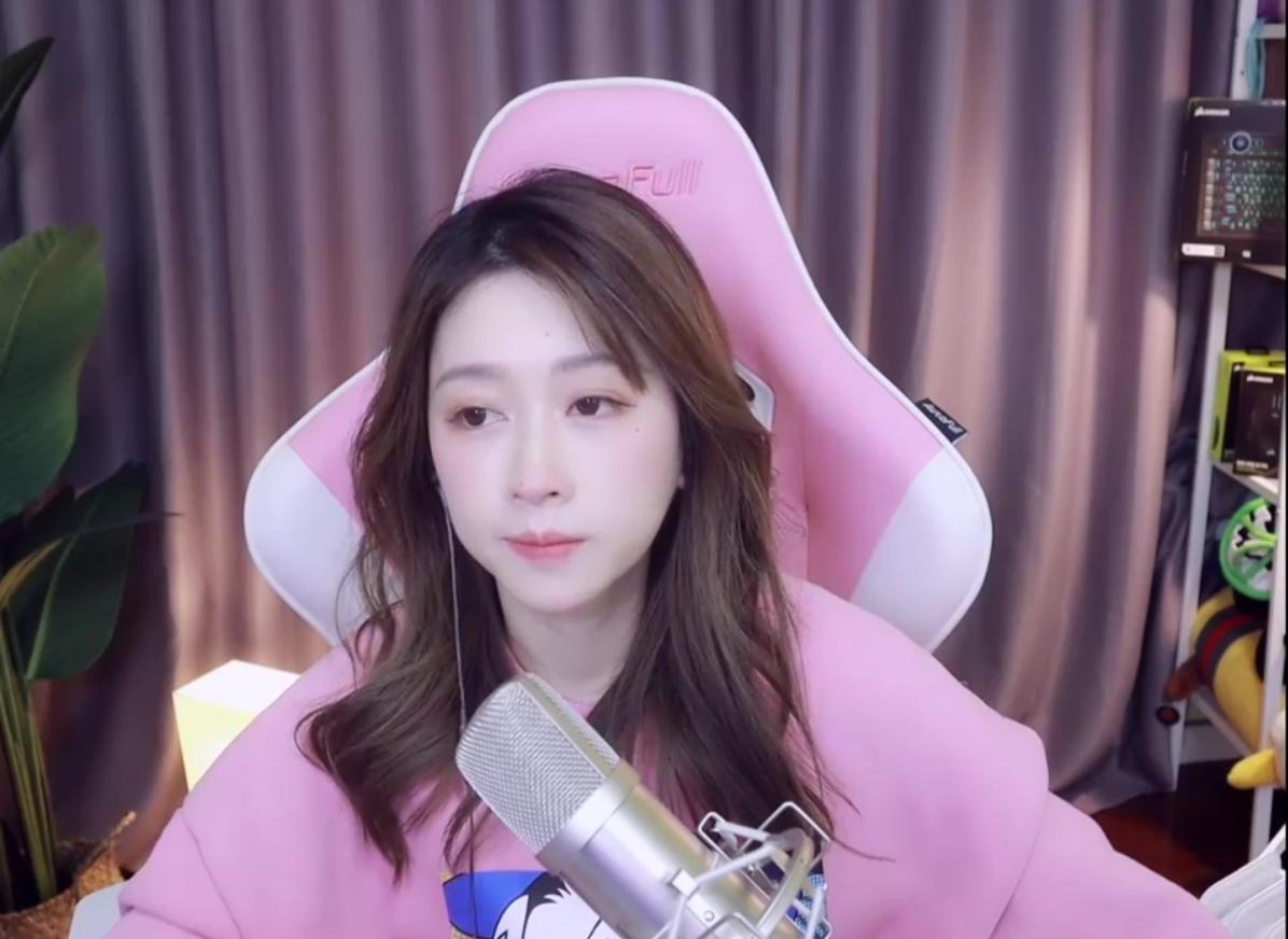 dota2|DOTA2：龙神直播聊刀圈美女，感慨物是人非，三娘教子已成历史