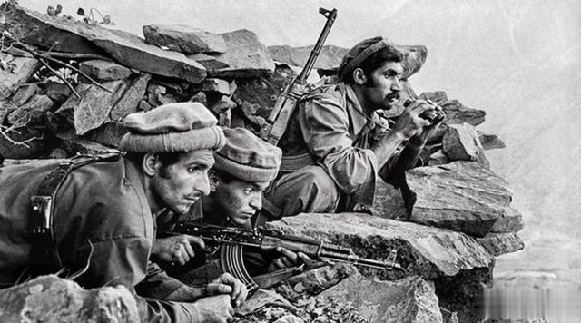 阿富汗|阿富汗游击战大师曾仔细学习中国革命史：2001年9月9日马苏德遇刺