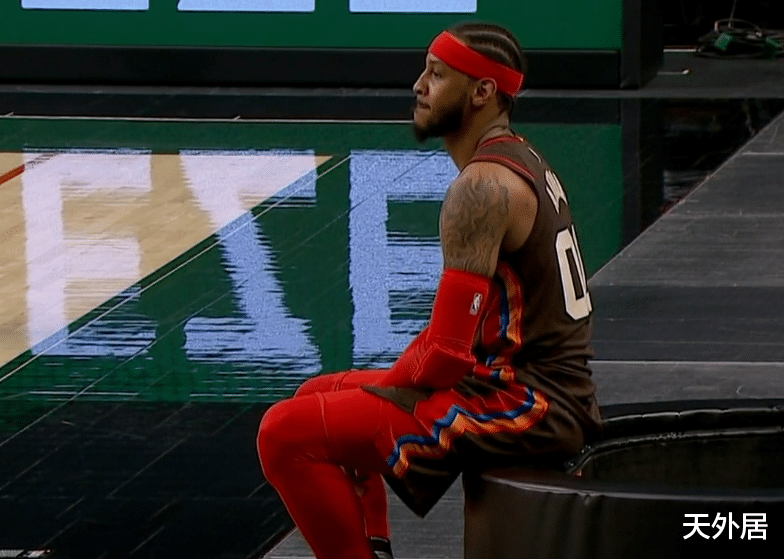 卢卡·东契奇|西部第五被打爆！东契奇三分杀疯了：三分8连中大笑，利拉德绝望