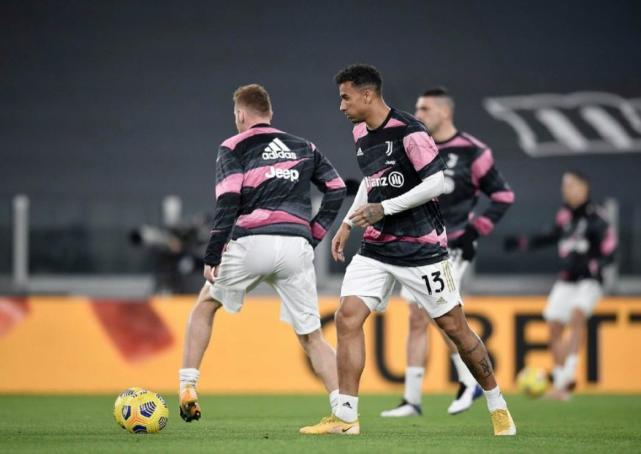 C罗|0-0!尤文守住平局!C罗生涯第35次闯入决赛,三线冲冠高歌猛进!