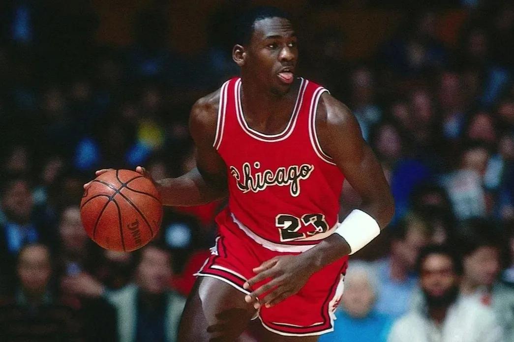 迈克尔·乔丹|美媒列出了连续赛季场均得分领跑联盟最多的八名球员，KD哈登入榜