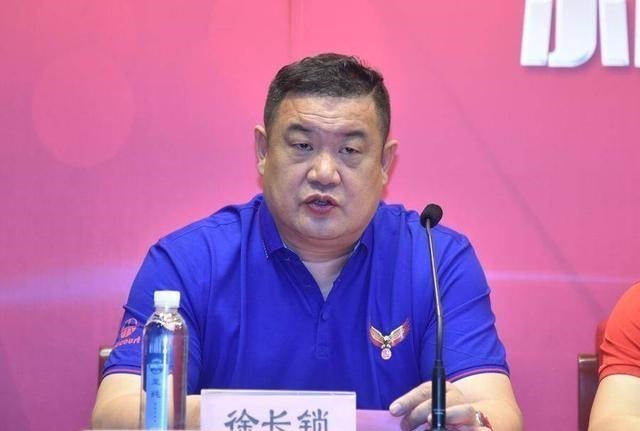 炄锌说 昔日当家球星回归，功勋教练离职，赞助商更换，山东男篮怎么了？