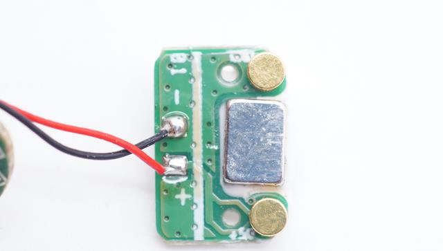 雷军|内置微源LP6261同步升压转换器，Redmi Buds 3青春版拆解报告