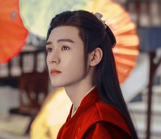 肖战|肖战大粉爬墙龚俊？被发现后剧粉要求避雷此人，耽改101内卷严重