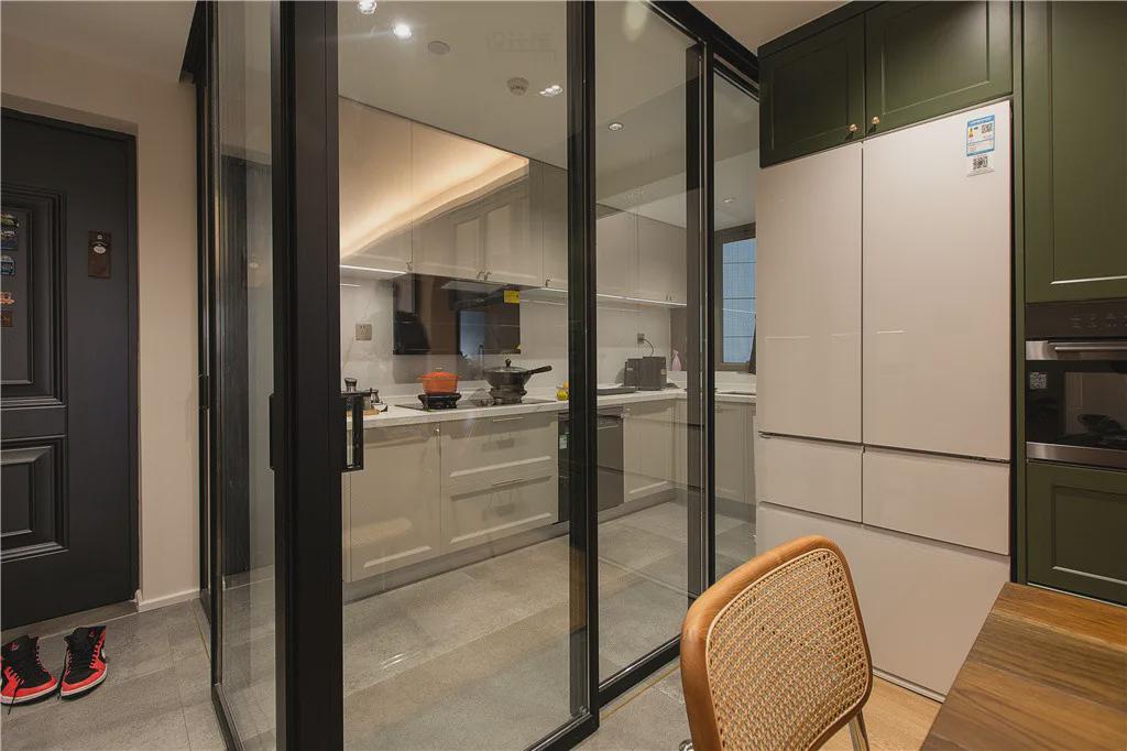 107㎡简约复古，硬装简单设计，以色彩与软装为主，效果高级独特