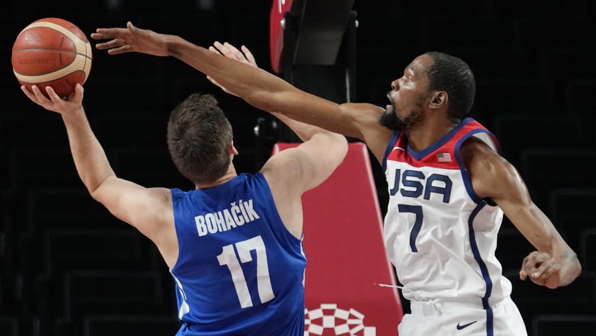 一个善良的小槑|35分大胜，梦之队打疯了！杜兰特23+8怒吼庆祝，赛后再迎喜讯