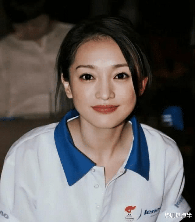 高圆圆|机场照堪比照妖镜！有人平凡似大妈，只有高圆圆没翻车