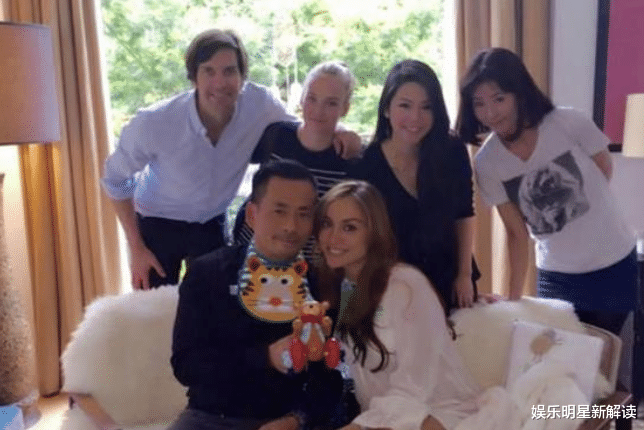 刘碧丽|洗米嫂批捕后，洗米嫂现身酒吧心情好，曝刘碧丽抵豪宅还债