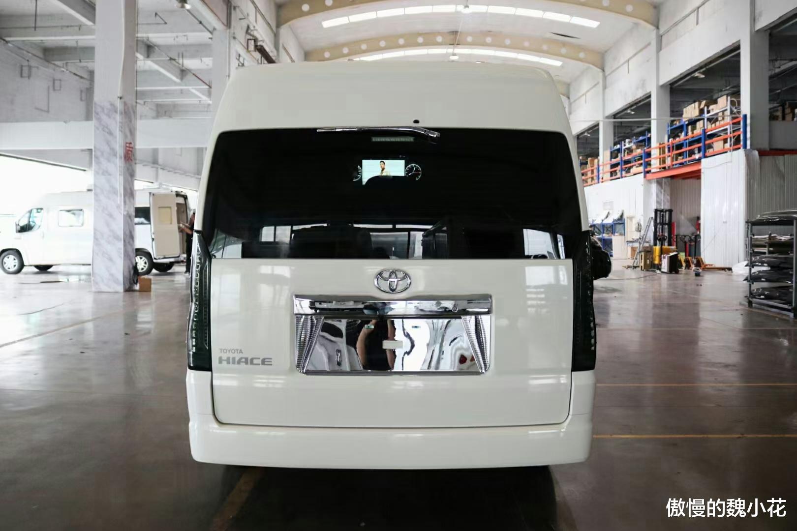 海狮 丰田将重新定义MPV！9座版海狮上线，落地价仅20万，空间碾压赛那