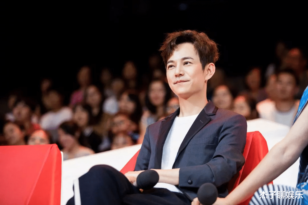 何炅|著名导演呼吁：将何炅逐出娱乐圈！乱象频发的根本原因在哪？