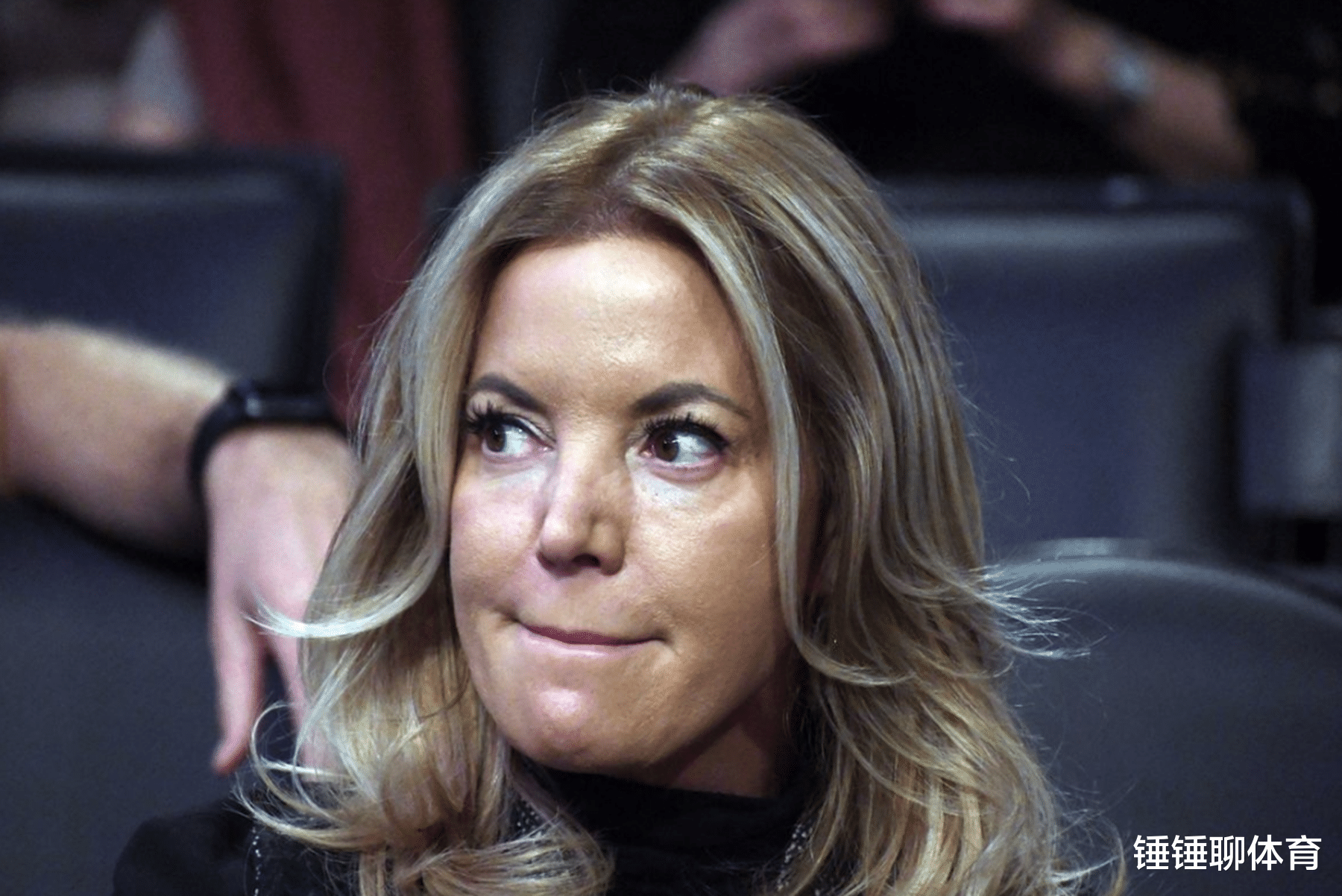 湖人队|珍妮·巴斯：未来湖人将依旧围绕詹姆斯建队！浓眉：那我走？