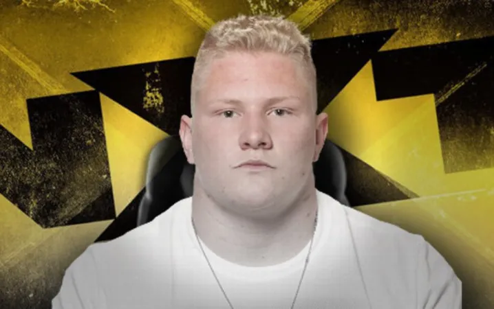 wwe|WWE签下大布“私生子”！布克T想和HHH在赛一场！凯撒罗与WWE正式续约！