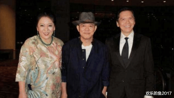 李连杰|躲进酒店1年不敢出门，李连杰无奈投靠向氏，是忘恩负义还是惨遭报复？