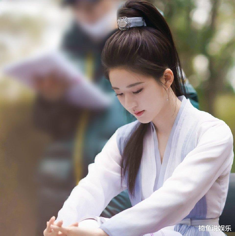 杨洋|杨洋赵露思首次搭档！《且试天下》海报曝光，高颜值CP好养眼