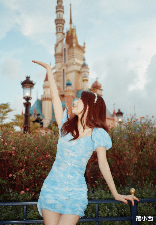 方媛|郭富城带小22岁娇妻方媛亮相，穿黑白配情侣装，比年轻人还恩爱