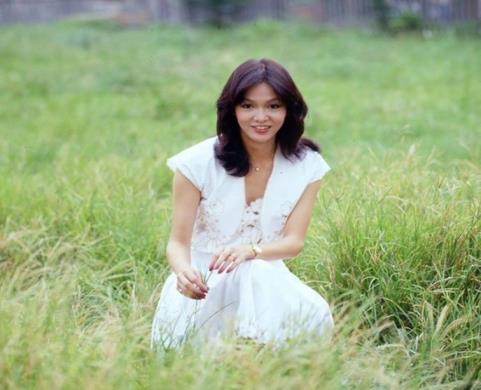 郑裕玲|郑裕玲：周润发绯闻女友，今采访时因一个细节被盛赞