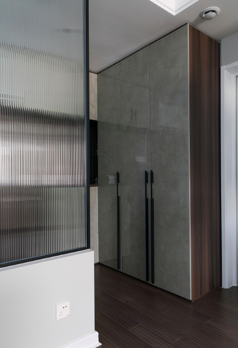 港式轻奢两居室，客餐厅开放式布局，解锁更多对话空间！