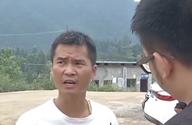 池塘|男子钓鱼偷藏两条120元的鱼,被塘主暴打拘禁5小时,被罚4万?