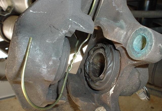 社会很简单 刹车盘是越大越好？修车师傅：刹车卡钳活塞越多越好