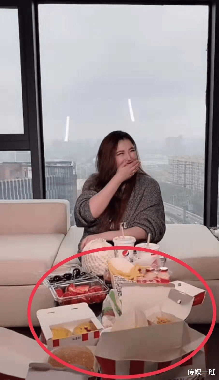 李心艾|“京城第一美人”李心艾减肥6个月不瘦反而胖？网友劝她换个助理