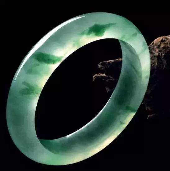 哈轩翡翠|不管是小户的妻,还是大户的妾,古代女子都讲究“无镯不成婚”。