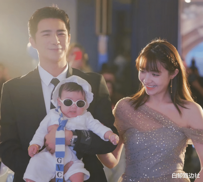 麦迪娜·买买提|麦迪娜晒9个月孕肚照！巨肚如箩用手托住，化浓妆涂指甲颜值能打