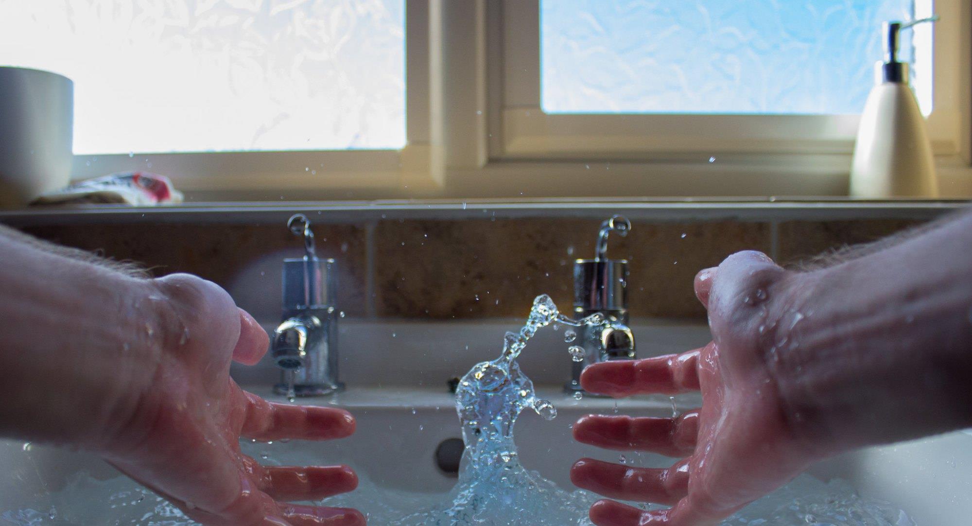 奶球妈咪聊|自来水能直接喝的国家,美英日德上榜,华人:不过滤不煮坚决不喝