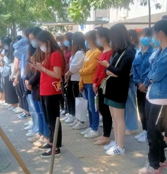 海子的社会趣闻录 在五星级酒店做维护，老板看不惯太闲，不断增加工作