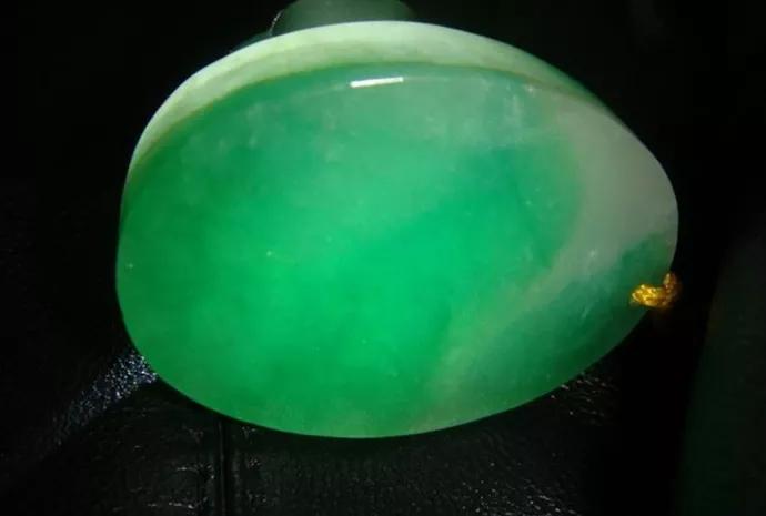 翡翠|翡翠的“正色”与“偏色”
