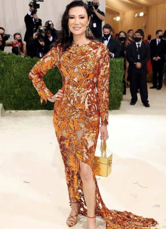 美人哒 服了邓文迪的审美，如此花哨的裙装都能穿出高级感，气质真不一般