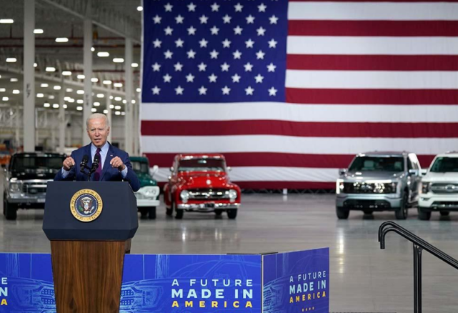 白鲸新视点 将投1.12万亿助力电动车发展，美总统：中国已领先，我们绝不能输