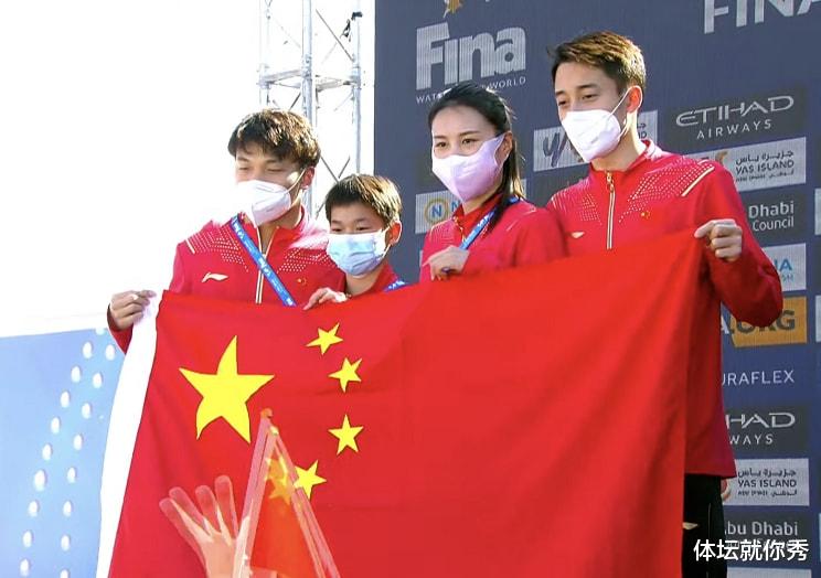 全紅嬋|可恨！全紅嬋領(lǐng)獎(jiǎng)時(shí)，被粉絲要求摘下口罩，妹妹2個(gè)字回應(yīng)，真懂事