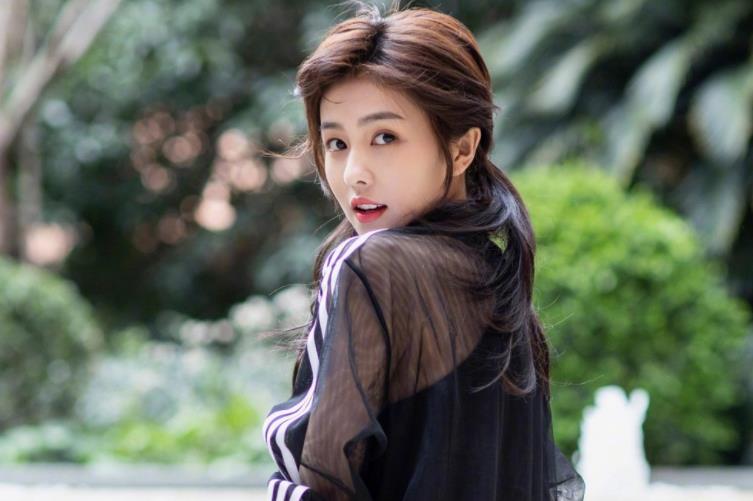 奔跑吧兄弟|新一季《奔跑吧》为何逆袭？新导演不是决定因素，baby才是