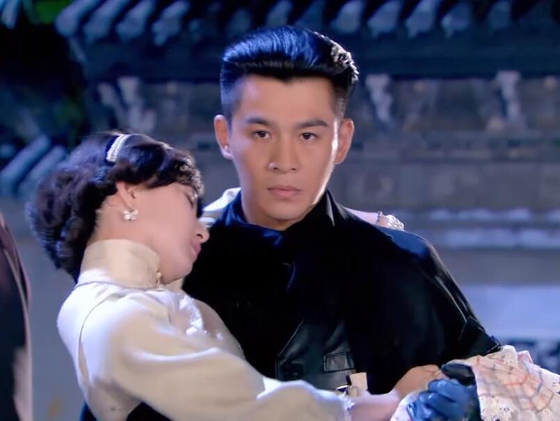 周霆琛|《烽火佳人》8年后：女主无戏可拍，男主卷入命案，女配跻身一线