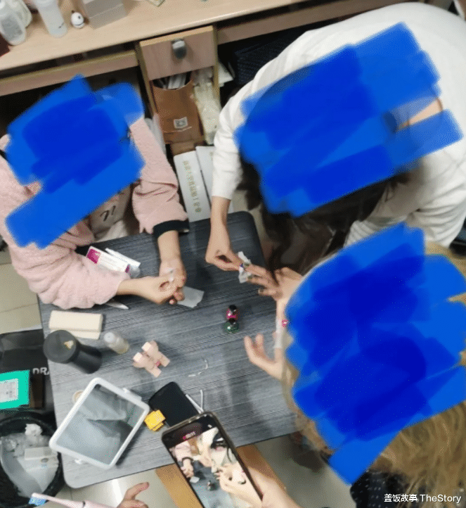 王一博|不愧是内娱百草枯，王一博这代言毒奶程度，可以和成龙媲美了