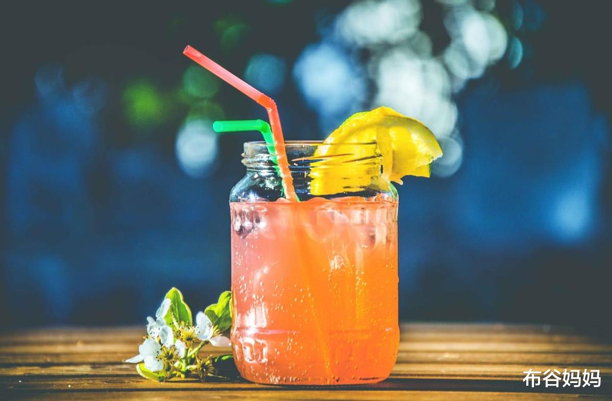 布谷妈妈|同样是生孩子，为啥我们要坐月子，外国妈妈却能喝冰水？涨知识了