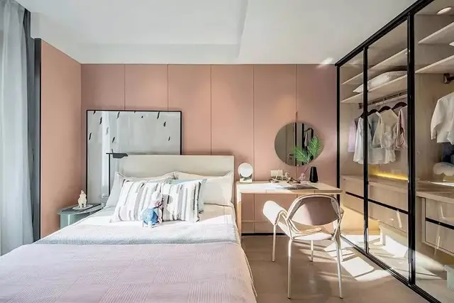 卧室衣柜怎么选择?做嵌入衣柜、独立衣柜还是直接做个衣帽间?