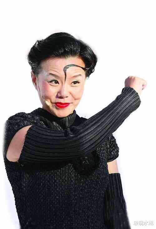 龚琳娜|芒果台的跨年晚会谁最尴尬？那当然是龚琳娜老师了