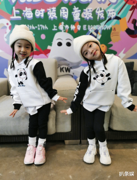 杨云|杨云晒照庆结婚13周年，杨威将老婆揽入怀中甜蜜相依，好幸福