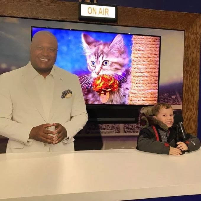 小小彬|他在“一夜爆火”后偷偷退圈，全网狂喜：这碗饭真的不适合你！