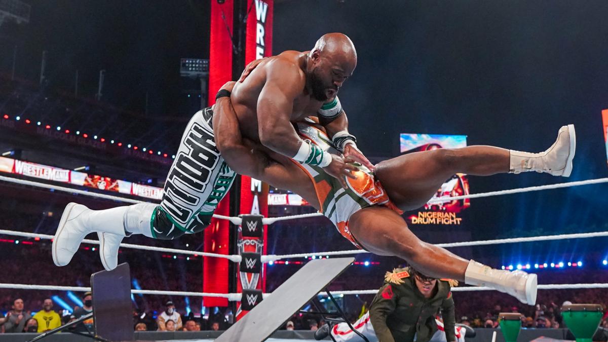 摔角狂热|摔角狂热小妖精化身“濡鸦之巫女”，WWE全美洲际双冠易主！