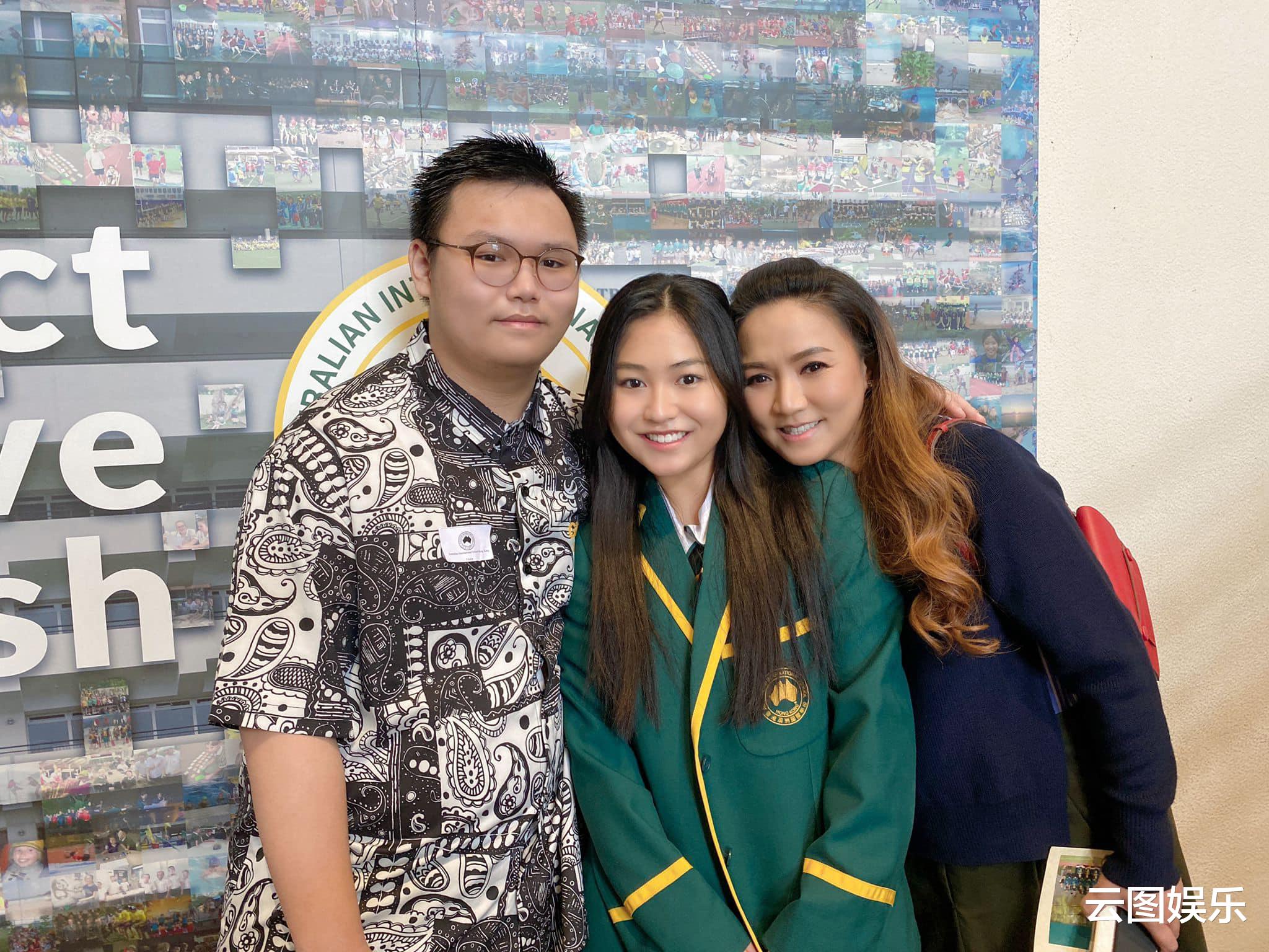 黎瑞恩|恭喜！黎瑞恩18岁女儿高中毕业，全家福曝光，母子三人如复制粘贴