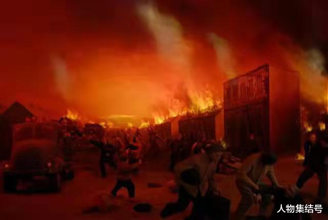 人物集结号 211个亡灵和一位老人对亡妻的痴,为何沦为一场陌生人的“秀”?