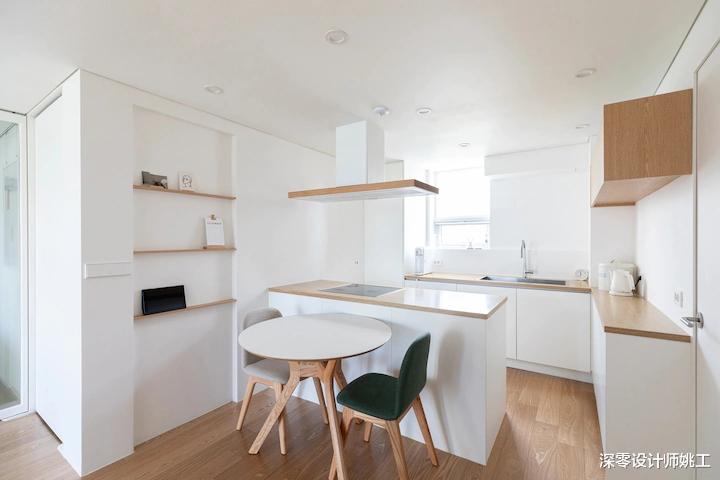 95㎡清爽舒适2居室，整屋天花板内嵌筒灯，360°全方位照明