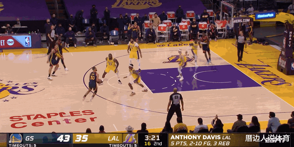 斯蒂芬·库里|詹库深情相拥！库里6记三分轰37分破咒：输抢七仍大方祝贺詹姆斯