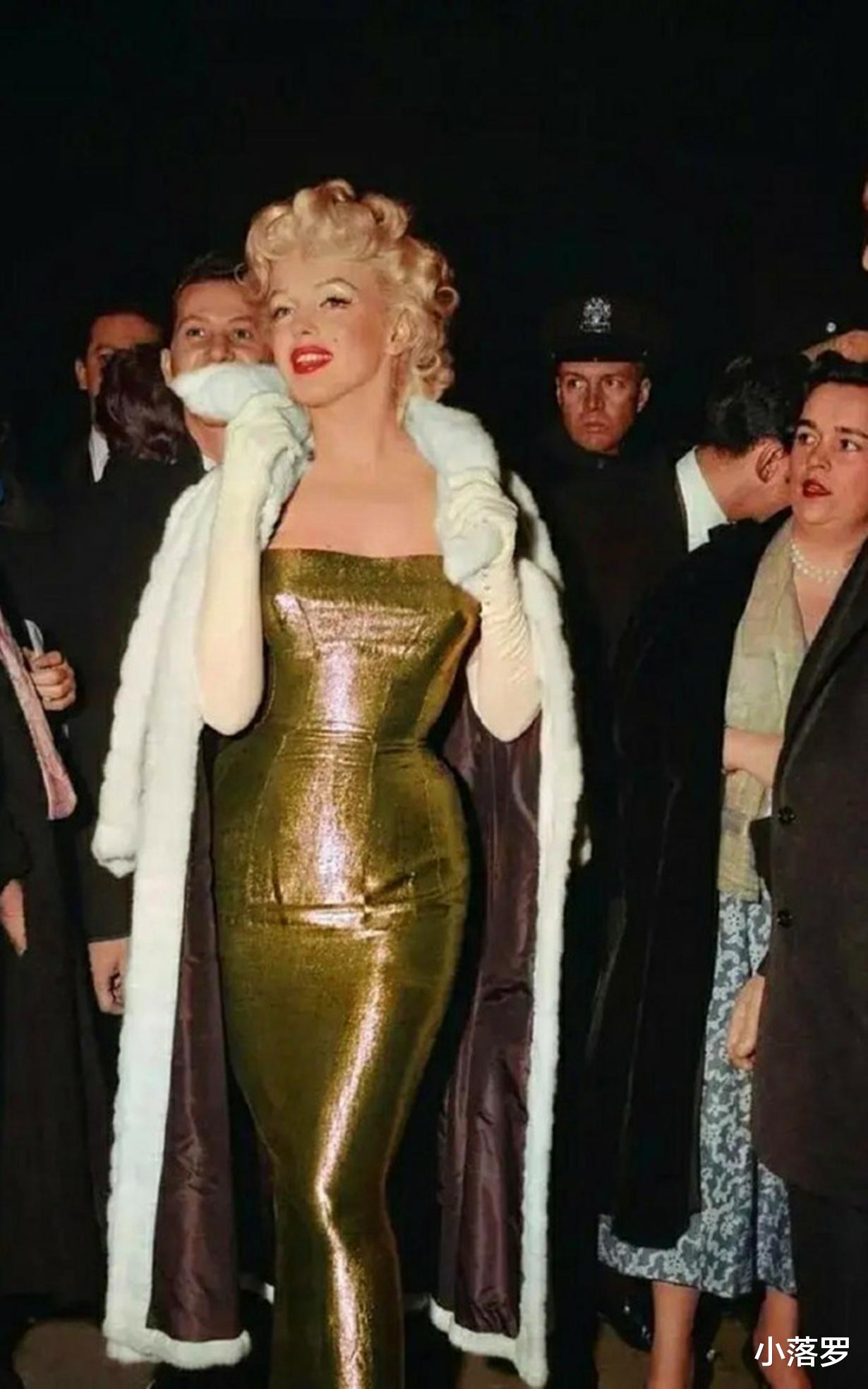 李小龙|吐酒的梦露，打铁砂袋的李小龙，穿黑白泳装的戴安娜：您见过这些照片吗