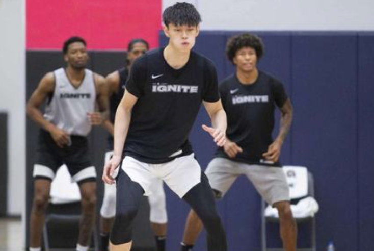 刘华体会讲体育课|曾凡博跌出模拟选秀!另一中文名字却悄然上榜!未来他为国征战?