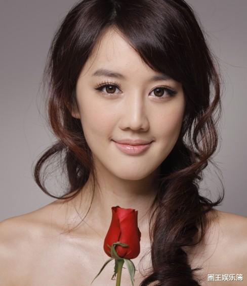 文梦洋|《丑女无敌》“小艾”出道13年大变样，面部僵硬似假娃娃