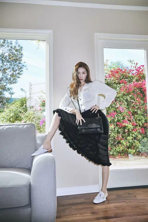 花影爱花 “南韩第一腿精\＂明星李宣美，12岁进女团赚钱养家，给经纪人打钱